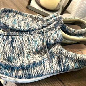 Hey dude men’s slip on shoes